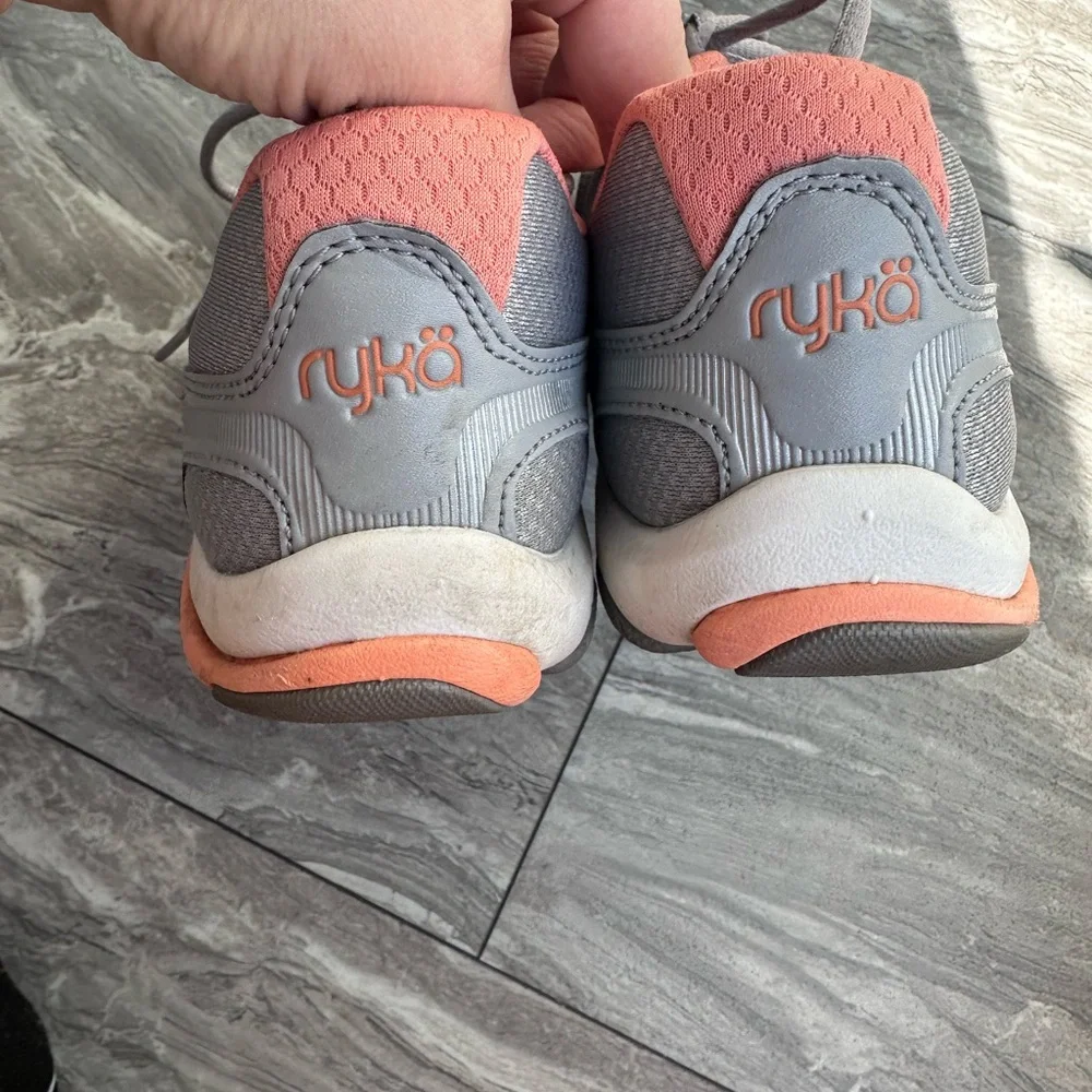 Ryka Women's Gray and Purple Athletic Shoes 6.5